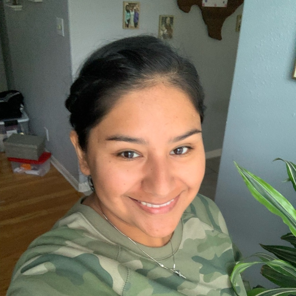 Meet your Posher, Adrianna